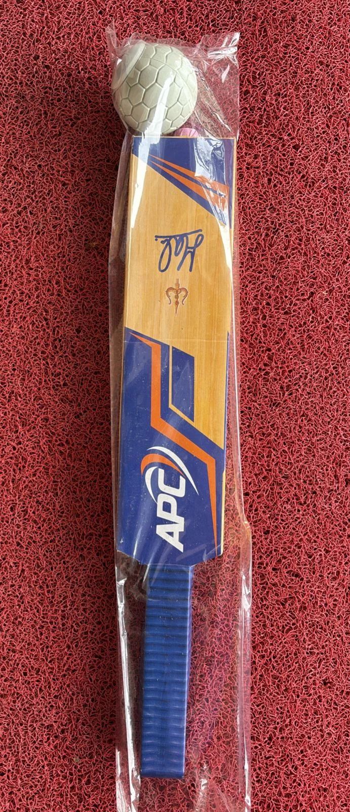 BAT & BALL